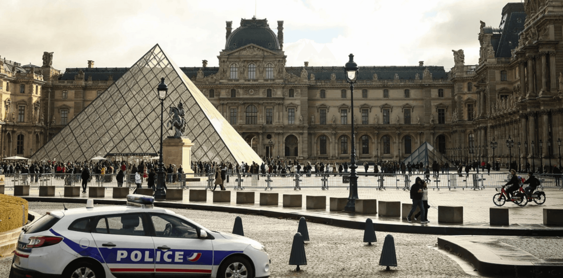 Louvre Museum
