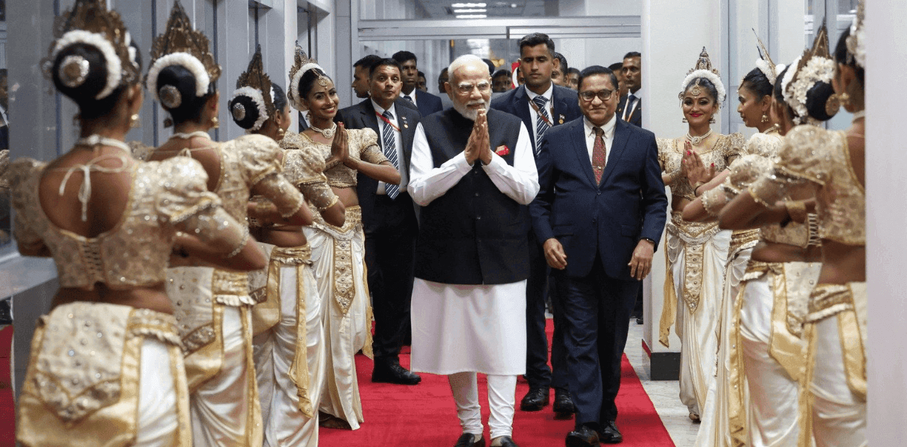 Colombo gives rare welcome to PM