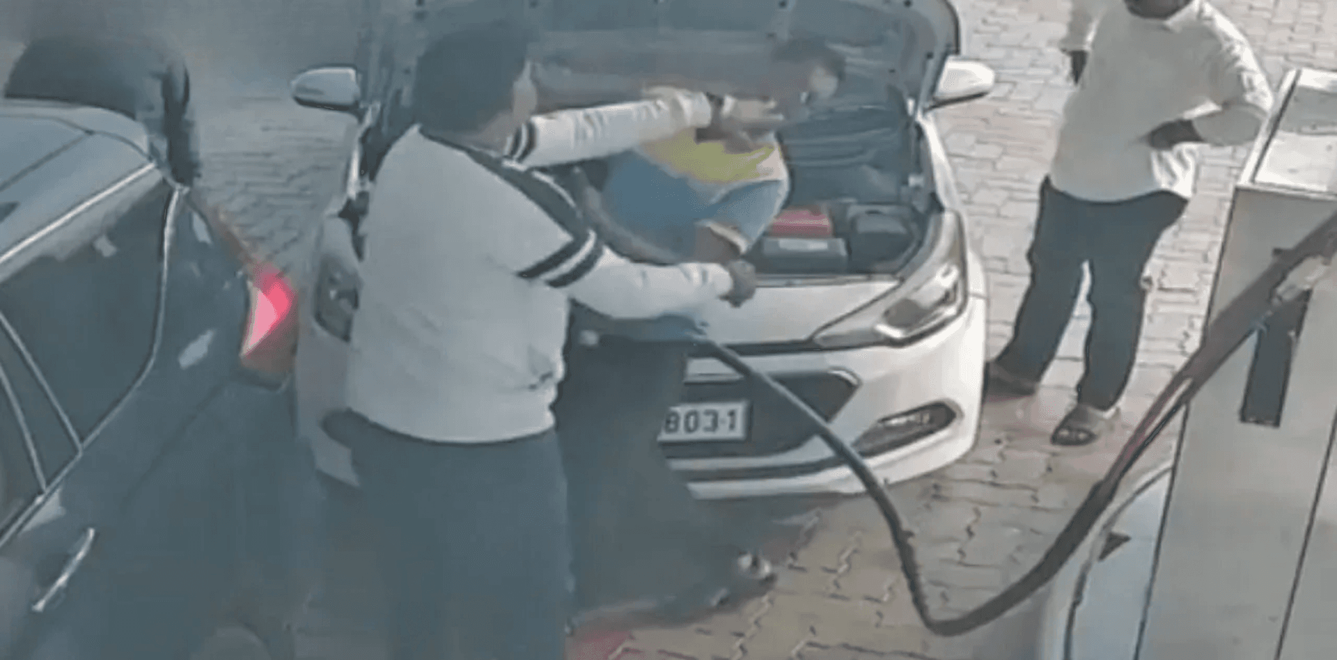 SDM Slaps Petrol Pump Worker