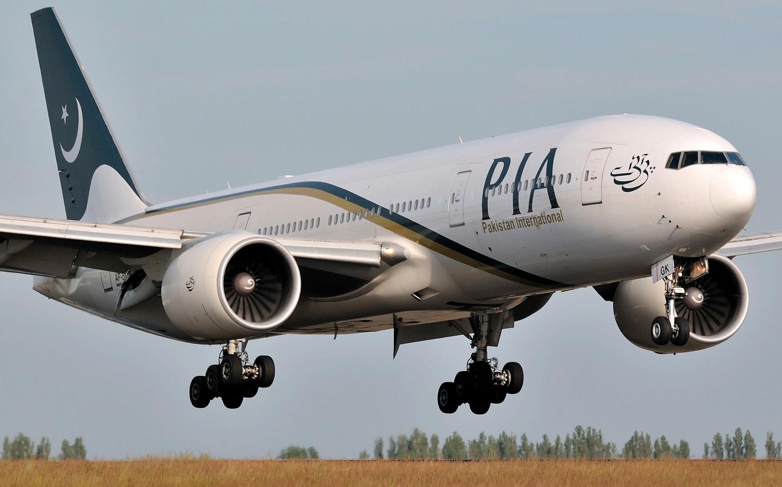 Passenger confronts PIA Staff over flight cancellation, video goes viral