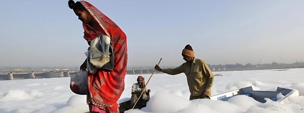 Toxic Foam Covers Yamuna River in Delhi, Experts Warn