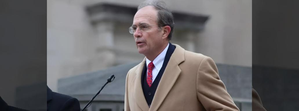 Mississippi Lieutenant Governor Collapses on Senate Podium During Speech